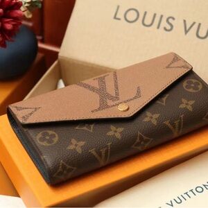 💎Louis Vuitton 💎Sarah Wallet Monogram Reverse coated canvas